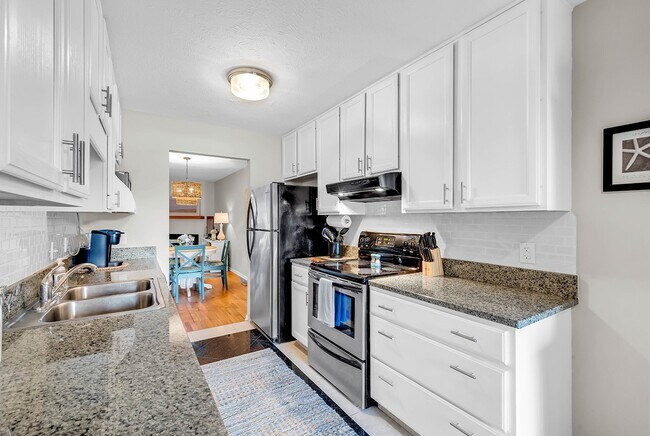 Foto del edificio - 4000 Fairway Lakes Dr