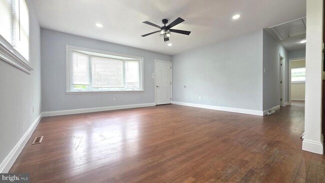 Foto del edificio - 361 David Hall Rd