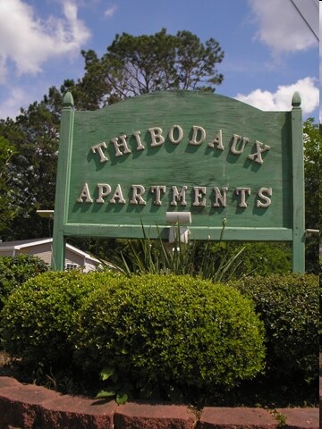 Foto del edificio - Colonial Estates
