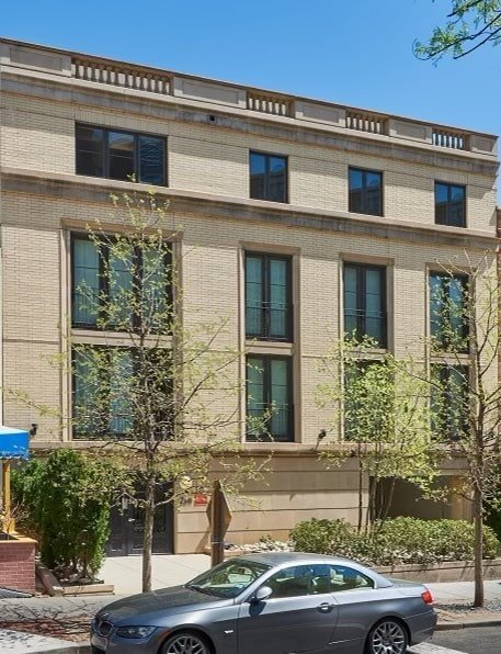 Foto del edificio - The Debonair - Furnished Student Housing
