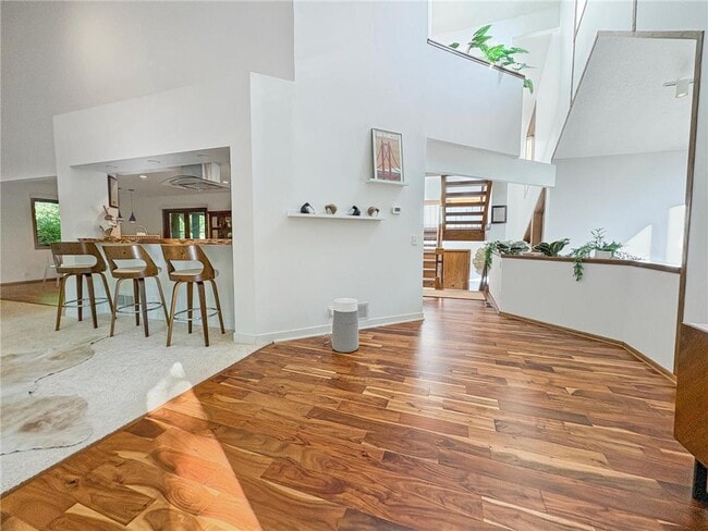 Building Photo - 13900 Hill Ridge Dr