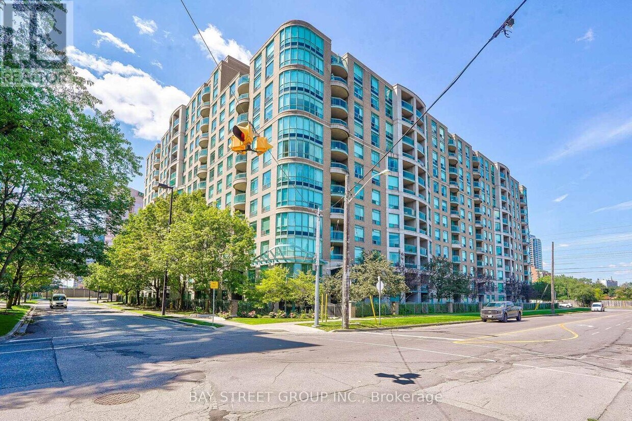 Photo principale - 18-118 Pemberton Ave