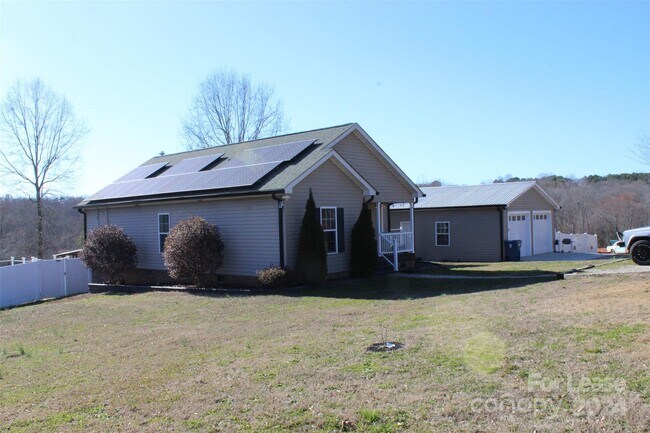 Building Photo - 4345 Rainbow Dr
