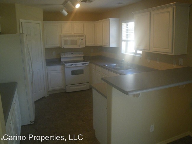 Building Photo - 11834 W Port Royale Ln