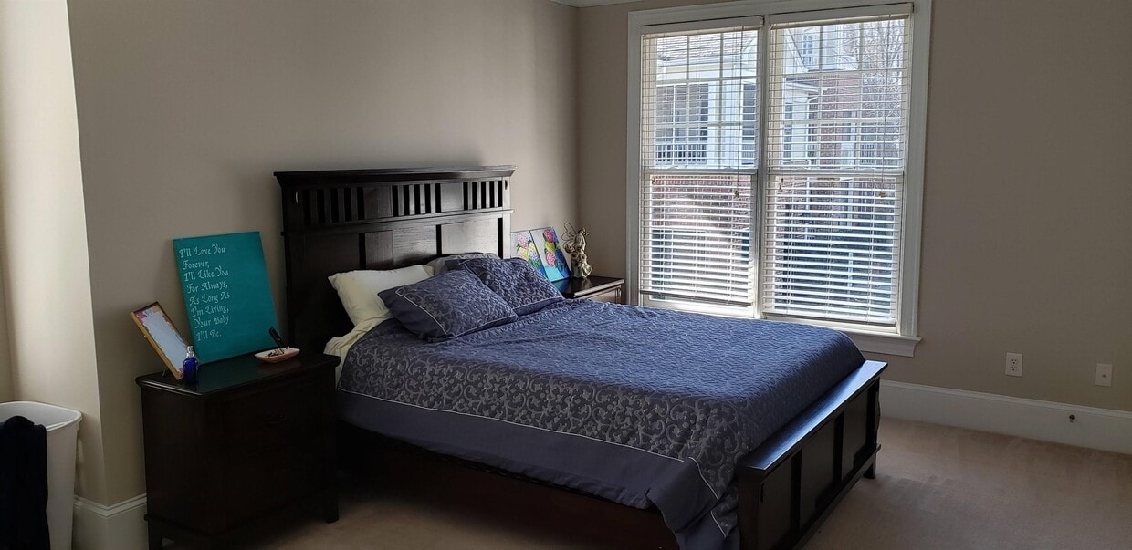 Foto principal - 626 Waterford Lake Dr
