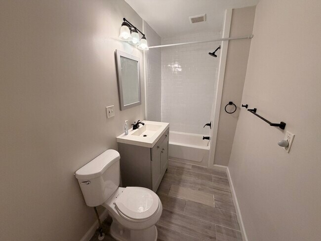 Foto del edificio - 4924 Chalgrove Ave