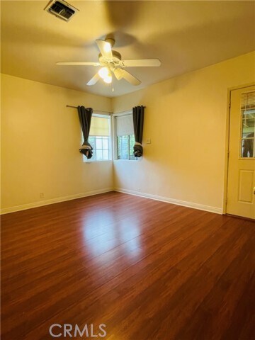 Foto del edificio - 2012 N Rowan Ave
