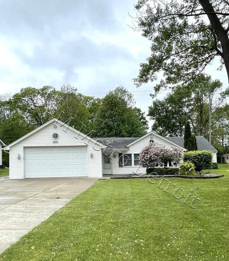 Foto principal - 2904 Dearborn Ave