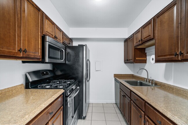 Building Photo - 221 N Marion St