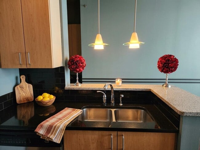 Photo - 361 17th St NW House