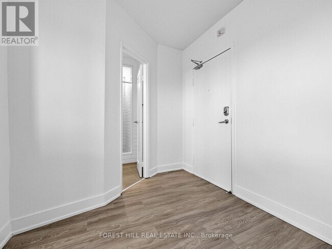 Photo du bâtiment - 70 Spadina Rd