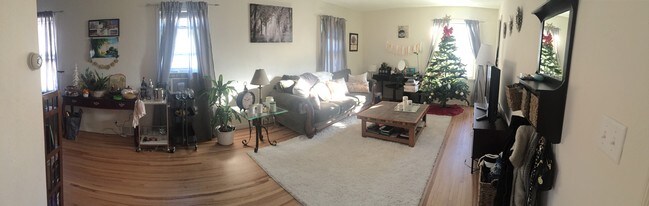 Lots of light - 6220 W 34th St