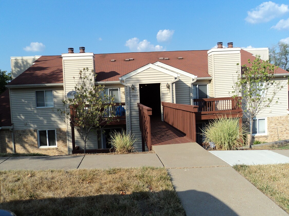 Primary Photo - 17087 Sandalwood Creek Dr