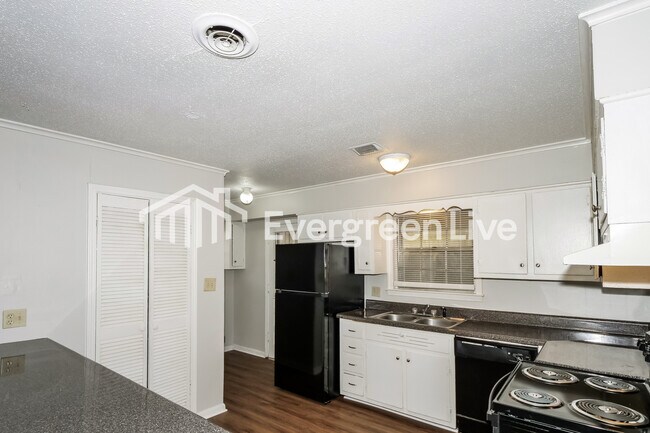 Foto del edificio - 4054 Beachamp Cove