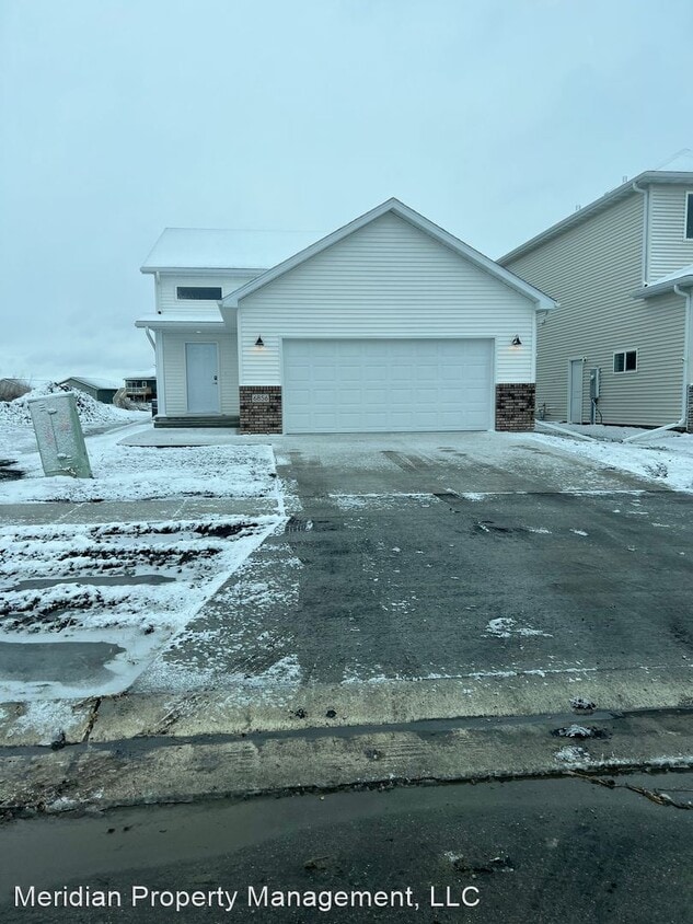 4 br, 2 bath House 6856 Joseph St House Rental in Horace, ND