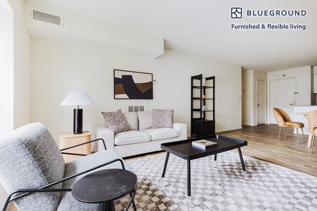 Foto del edificio - 444 Washington Blvd