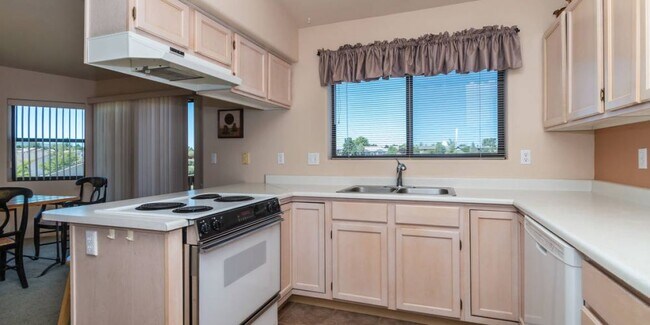 Building Photo - 9784 E Catalina Dr