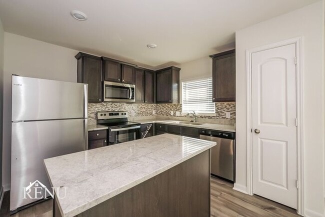 Building Photo - 123 Palomino Bnd Dr