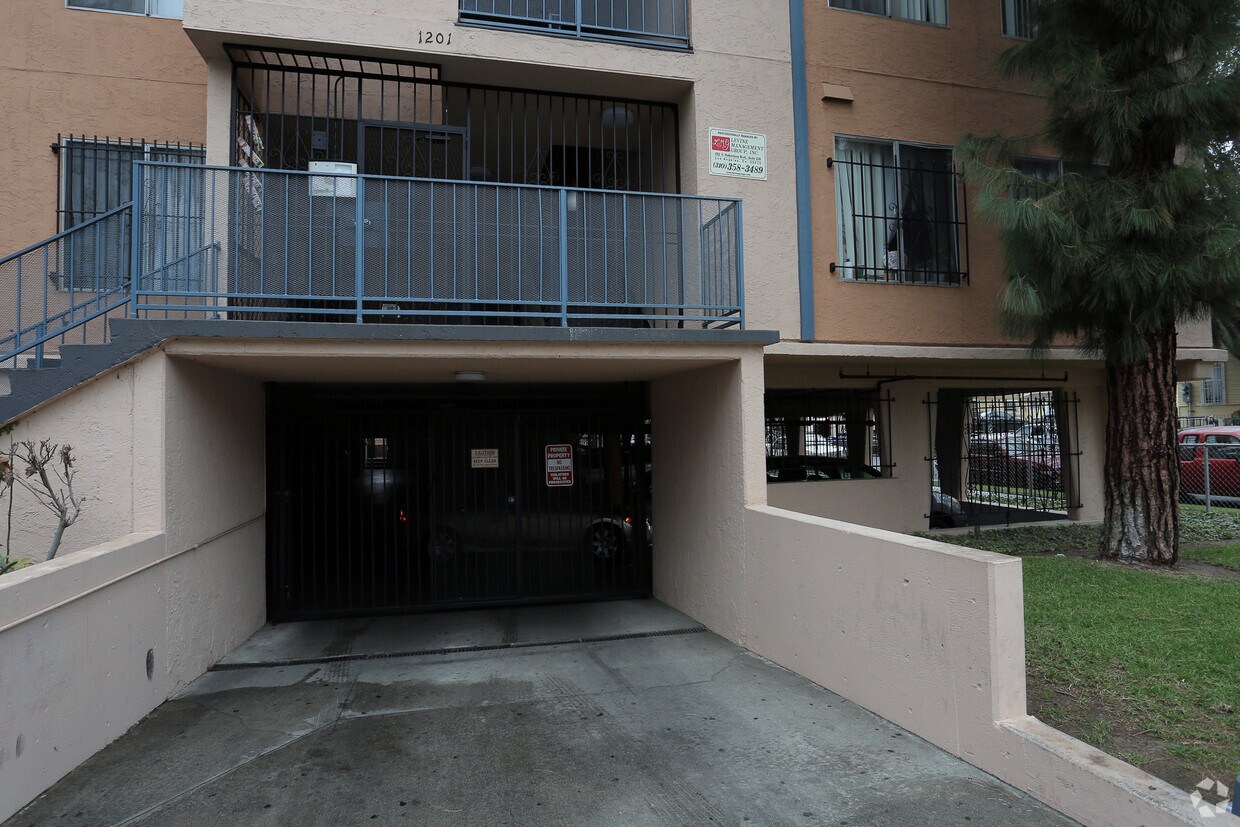 Foto del edificio - 1201 Magnolia Ave