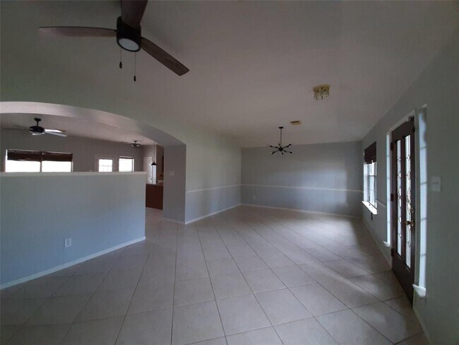 Foto del edificio - 2038 Bluffton Ln