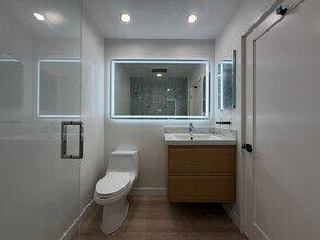 Interior Photo - The Argon Wilshire