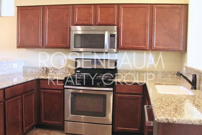 Foto del edificio - Gorgeous 3-bedrooms, 2-baths home in the b...