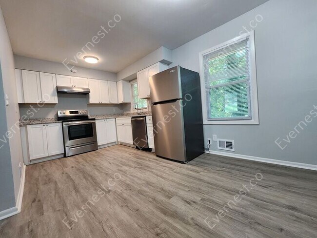 Foto del edificio - 3482 Mark Pl NW