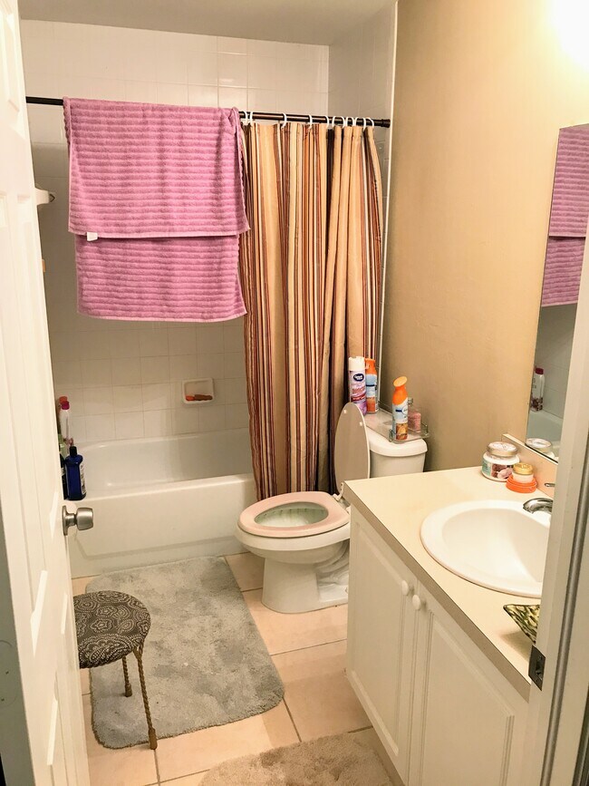 Foto del edificio - 339 Harry Ave S