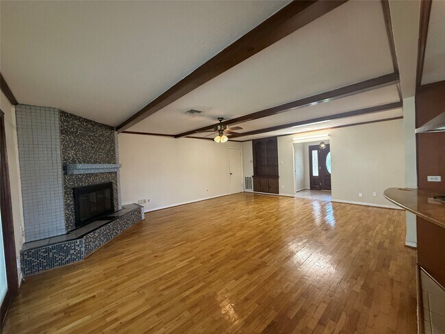Building Photo - 7718 Lacy Hill Dr