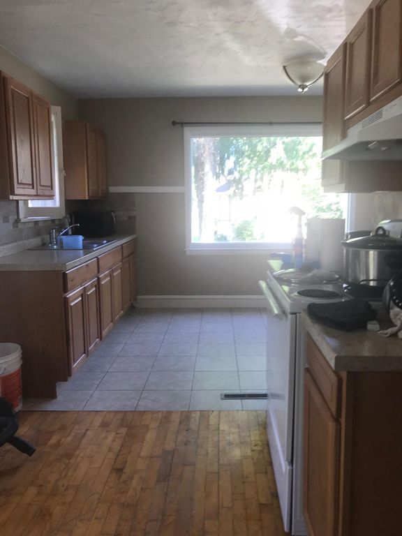 806 N State St, Appleton, WI 54914 House Rental in Appleton, WI