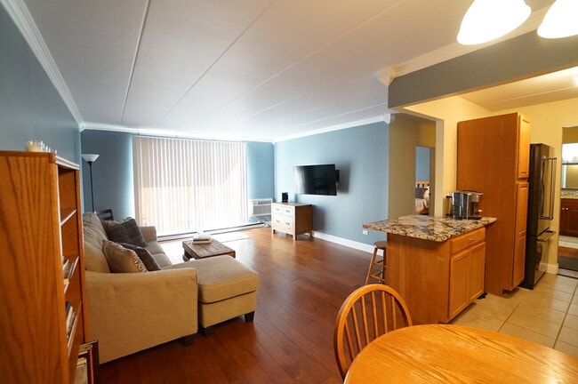 Building Photo - 9128 W Terrace Dr