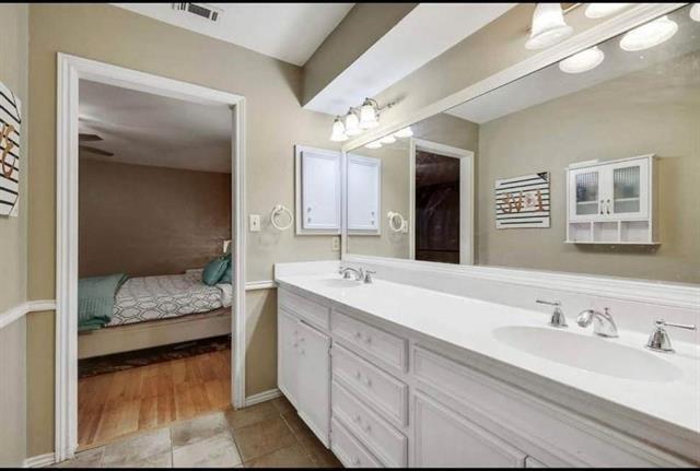 Foto del edificio - 2213 Woodcreek St