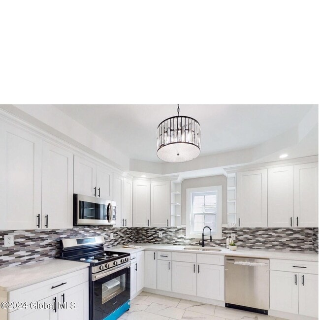 Building Photo - 24 Academy St