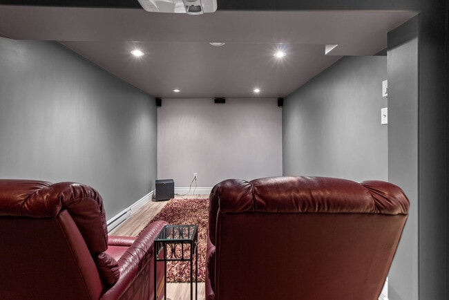 Building Photo - 171 Forest Rd