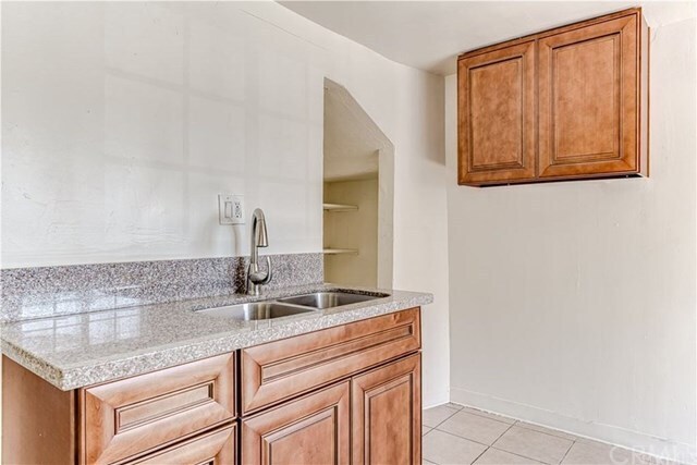 Building Photo - 410 S Highland Ave