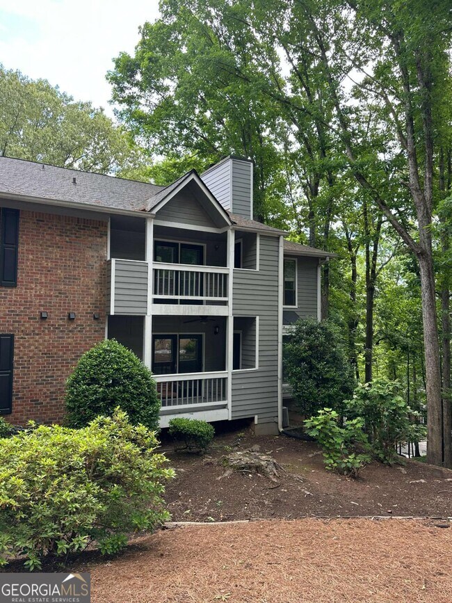 Foto del edificio - 130 Warm Springs Cir