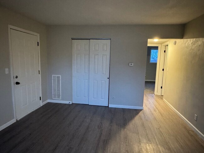 Foto del edificio - 3240 Heatherton Dr