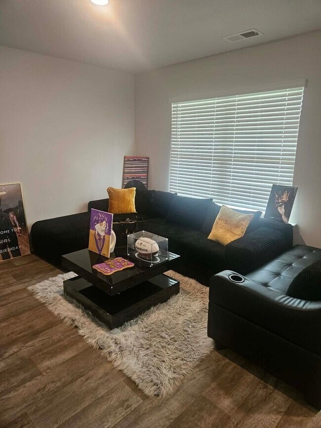Foto del edificio - Newer 4 Bedroom Home In Stella NC