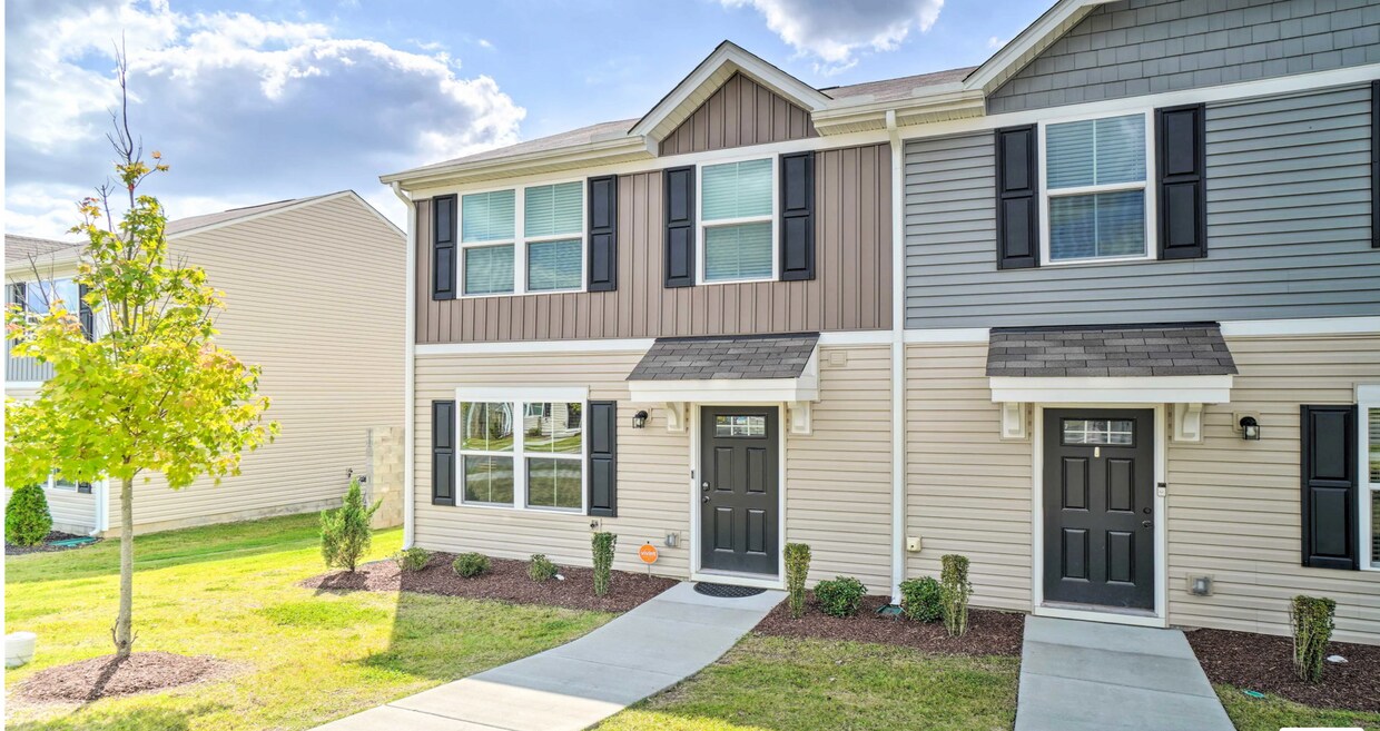 Primary Photo - 2020-Built Beautiful 3 Bed 2.5 Bath End-Un...