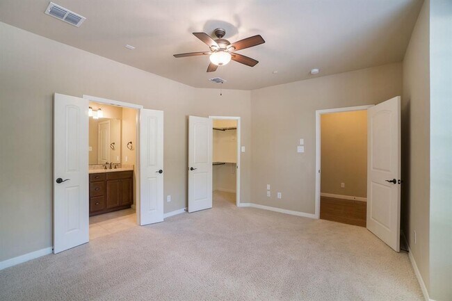 Foto del edificio - 3940 Asbury Ln