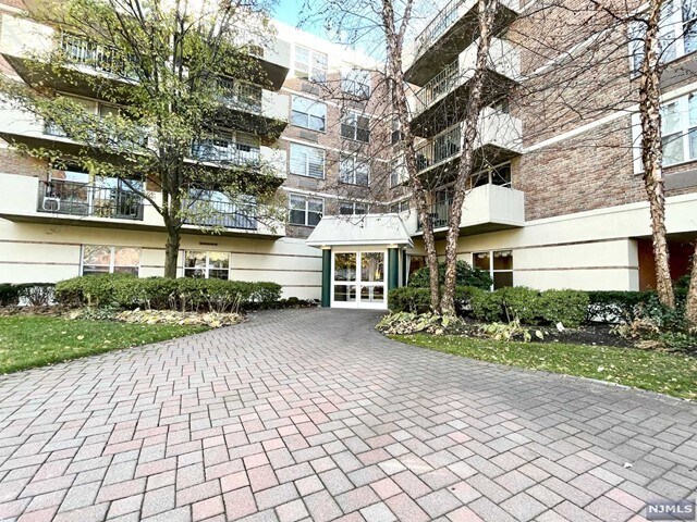 Foto principal - 200 Grand Cove Way