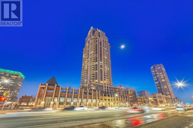 Photo du bâtiment - 388 Prince of Wales Dr