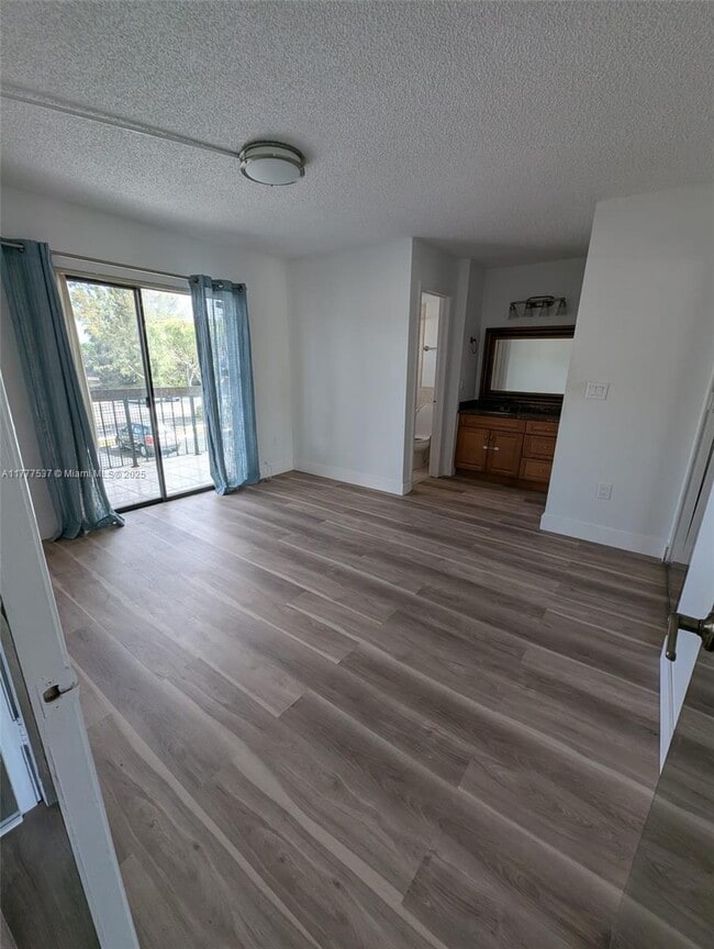 Foto del edificio - 1300 SW 122nd Ave