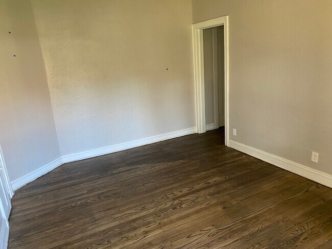 Foto del edificio - 13419 S Woodland Rd