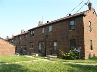 Building Photo - 1300-1330 Chardon Ct