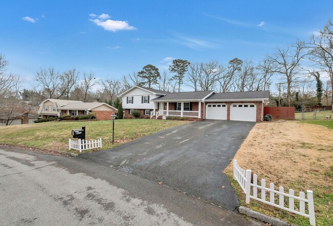 Photo - Available for rent: $1,250/month — 4-Bedroom, 2.5-Bath Single-Family Home in Harrison, TN!