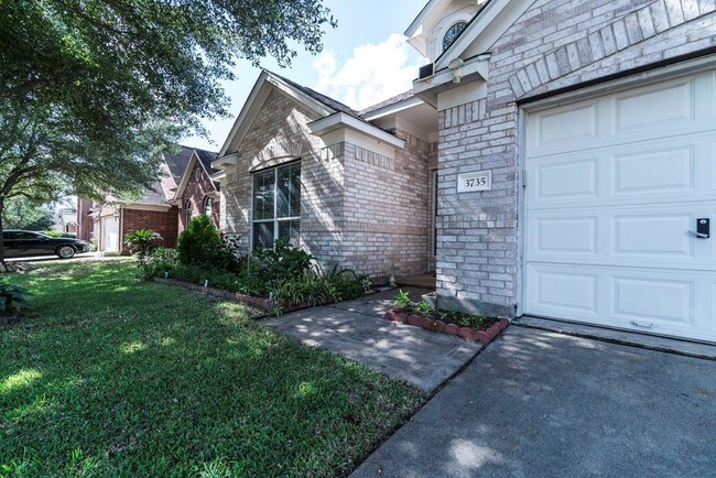 Building Photo - 3735 Garden Green Trail