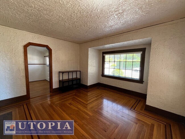 Foto del edificio - Charming 3 Bedroom, 1.5 Bathroom close to ...