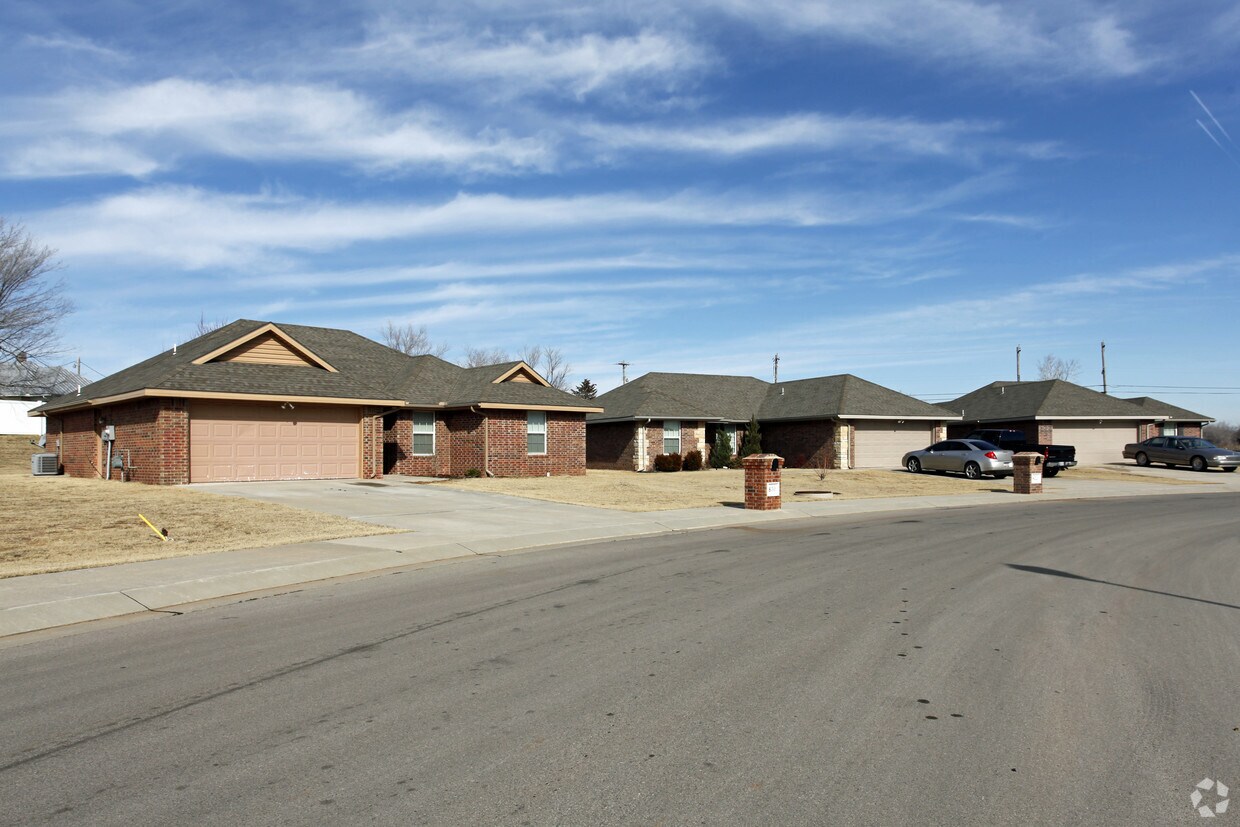 Foto principal - Pleasant Oaks of El Reno