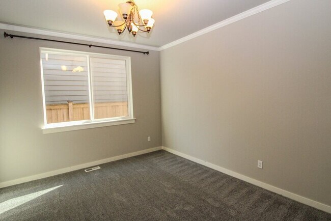 Foto del edificio - 319 204th St SE